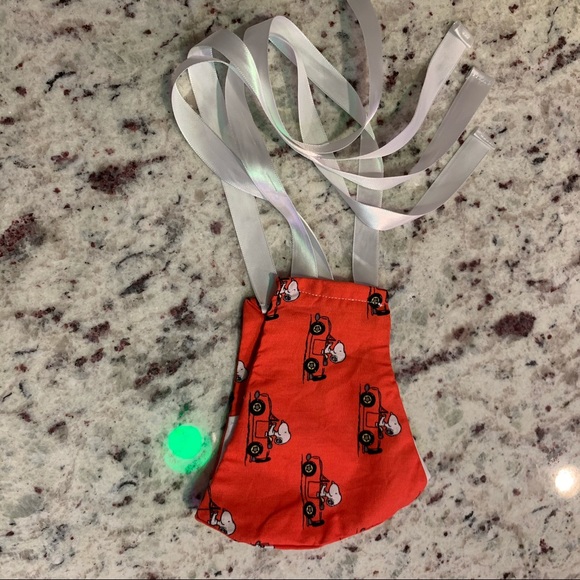 (Ribbon) Snoopy Fabric Face Mask w/ Filter Pocket - Picture 5 of 6